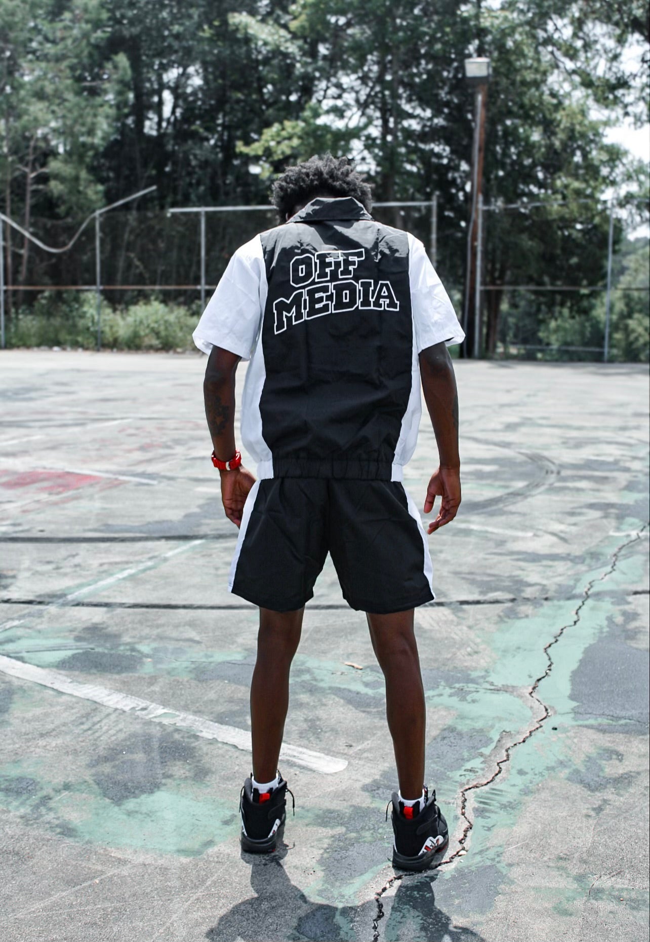 “OFF MEDIA” short windbreaker set