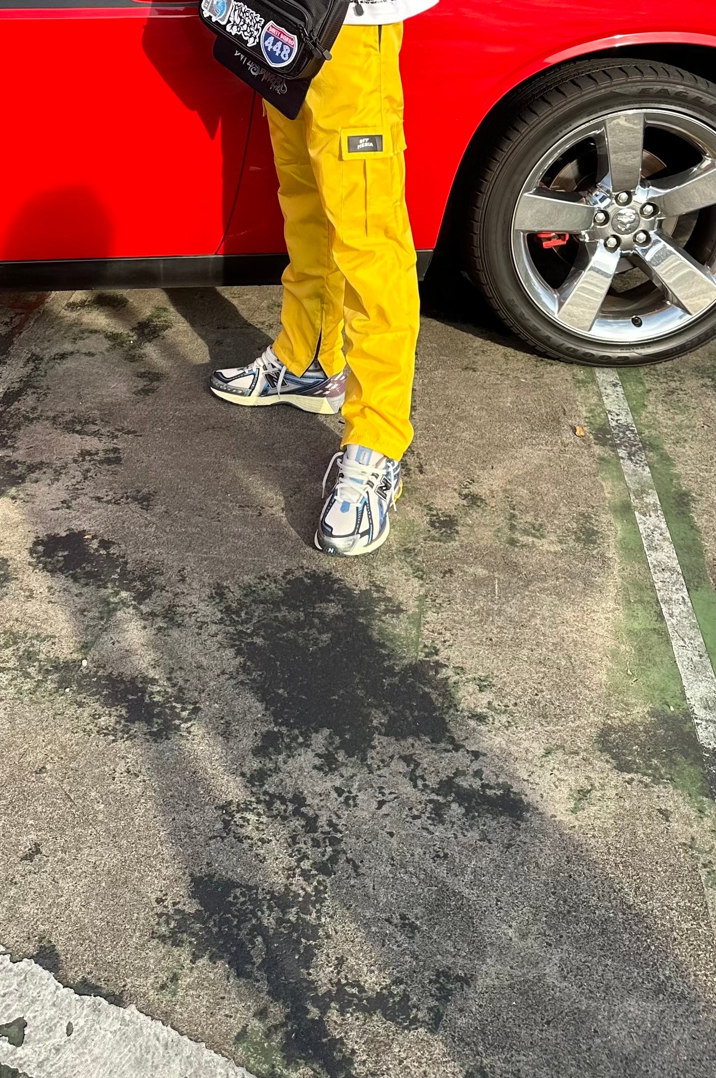 “WINDBREAKER JOGGERS” Race Yellow