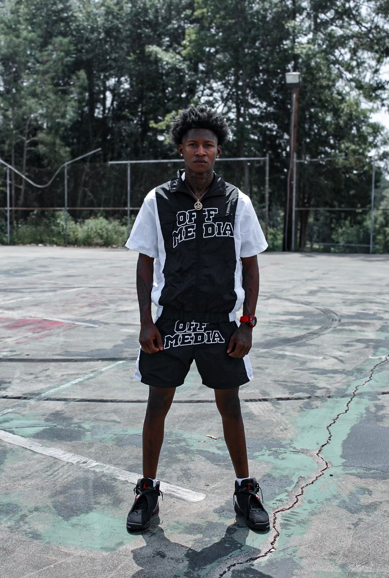 “OFF MEDIA” short windbreaker set