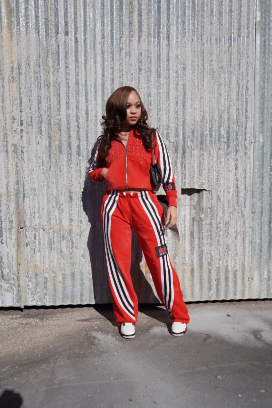 “OFF THE MEDIA” women sweatsuit